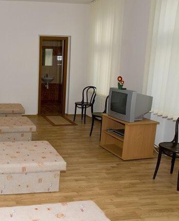 Hyde Park Hostel Братислава Стая снимка
