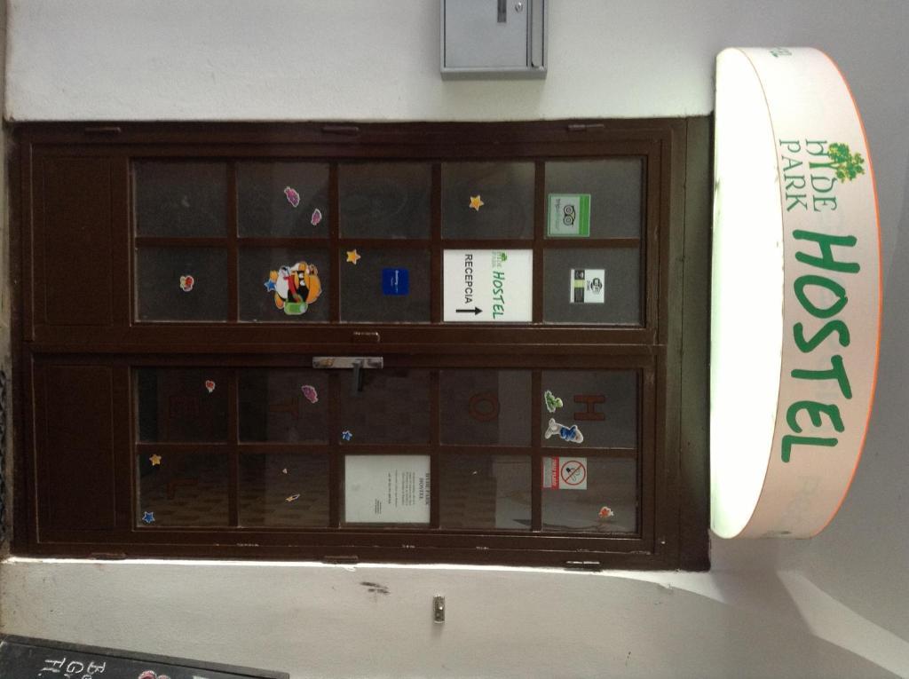 Hyde Park Hostel Братислава Екстериор снимка