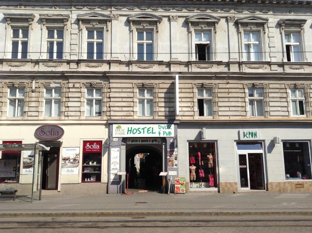 Hyde Park Hostel Братислава Екстериор снимка
